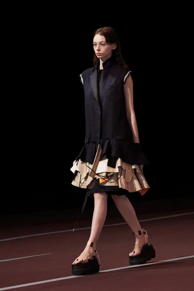 Look 10